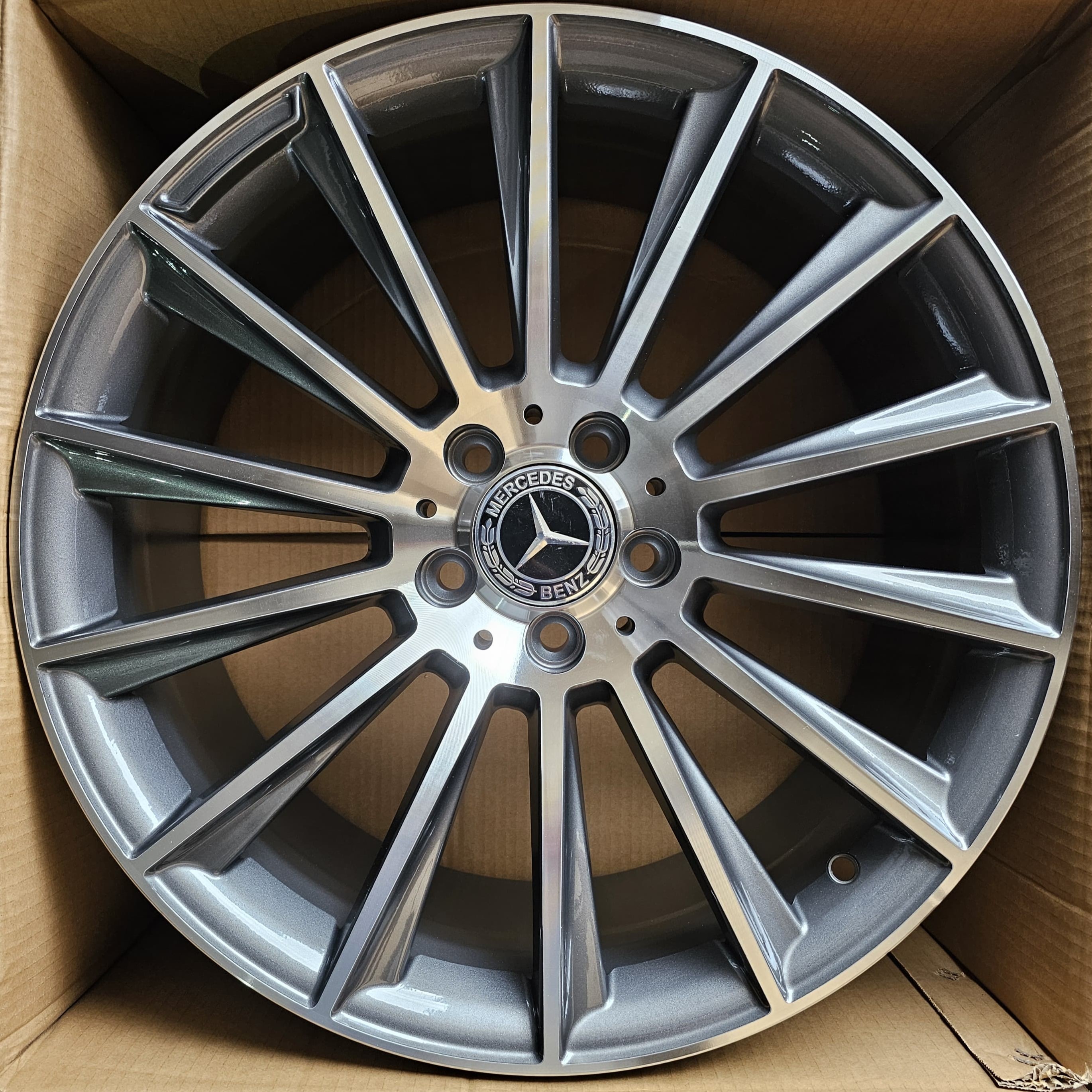 Alu Felne - 8.5J x19 ET40 5X112